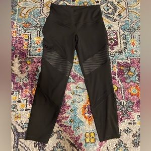Old navy street leggings, medium petite, like new!